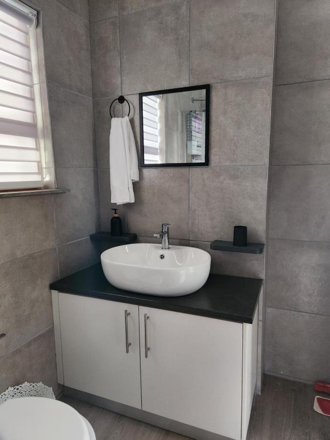 Grey House Is A Self Catering Unit With No Loadshedding Guest house Cape Town