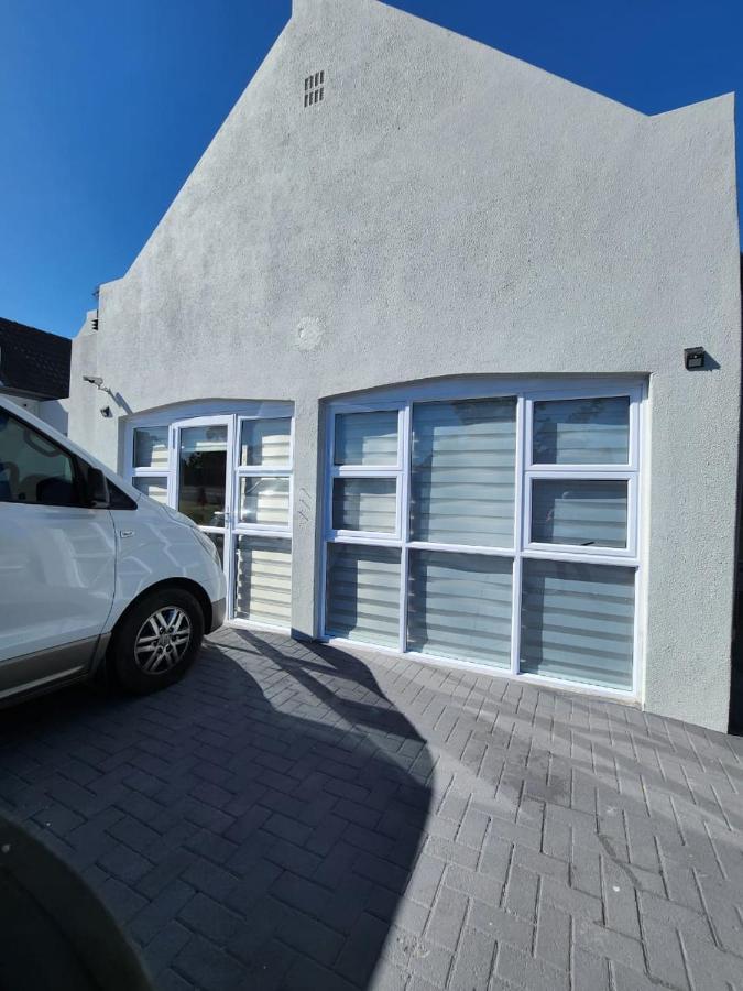 Grey House Is A Self Catering Unit With No Loadshedding *