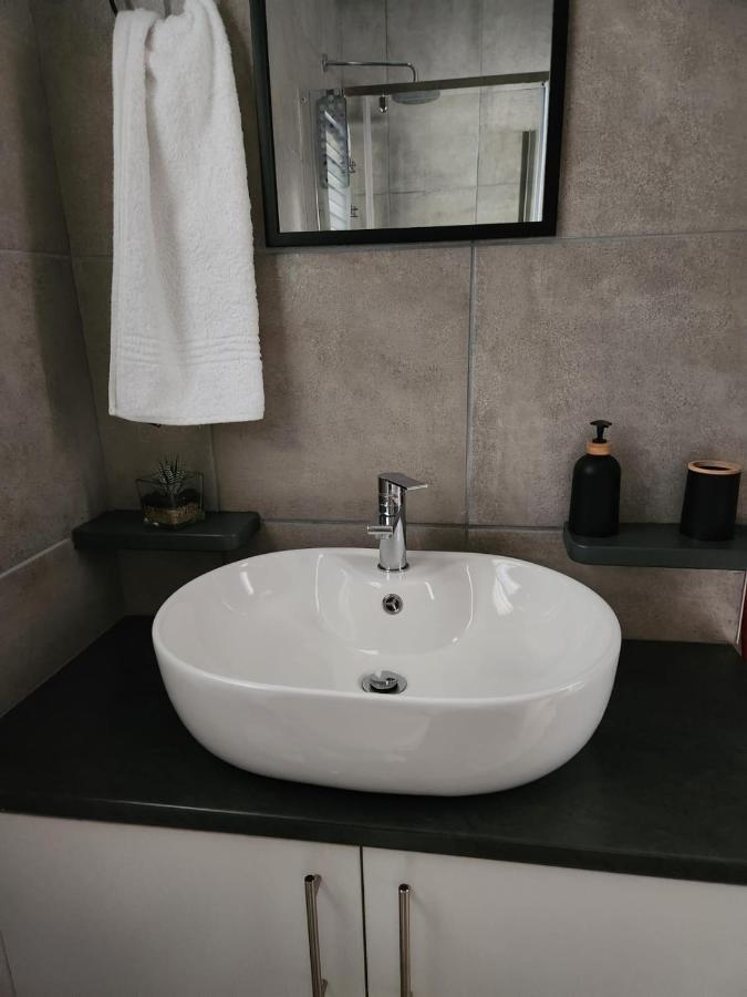 Guest house Grey House Is A Self Catering Unit With No Loadshedding Cape Town